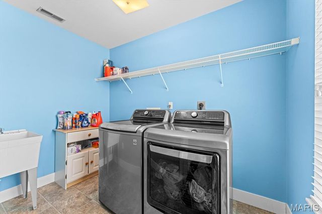 1335 Arbor Green Trail, O'fallon, IL 62269