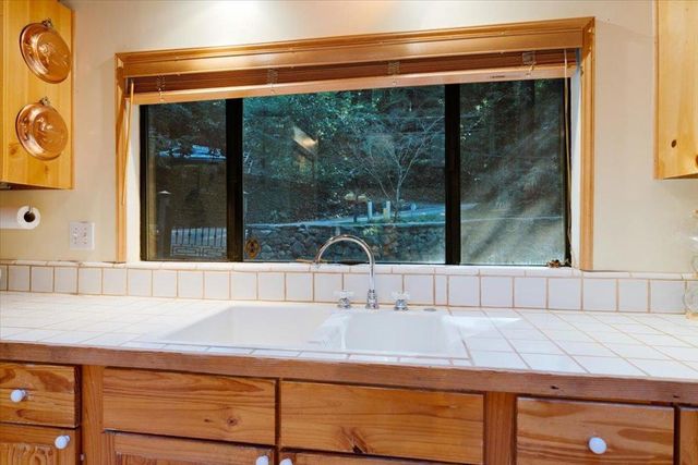 1079 Scenic Drive, Felton, CA 95018