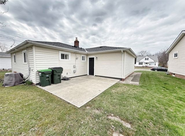1739 Ridgeview Drive, Wickliffe, OH 44092
