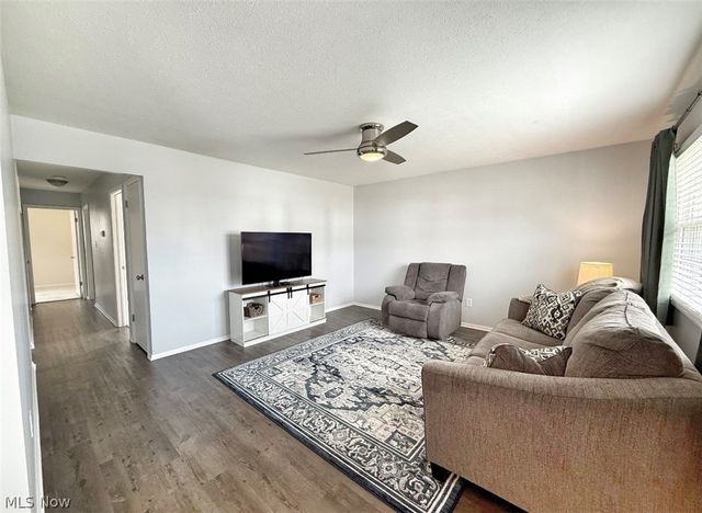 1739 Ridgeview Drive, Wickliffe, OH 44092