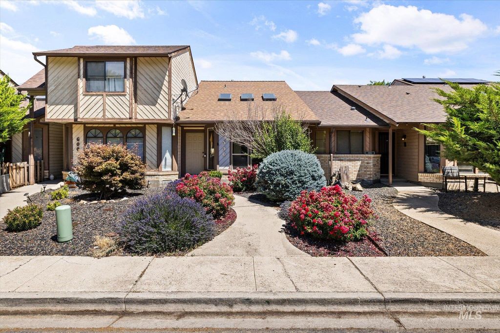 590 N Raymond Street, Boise, ID 83704