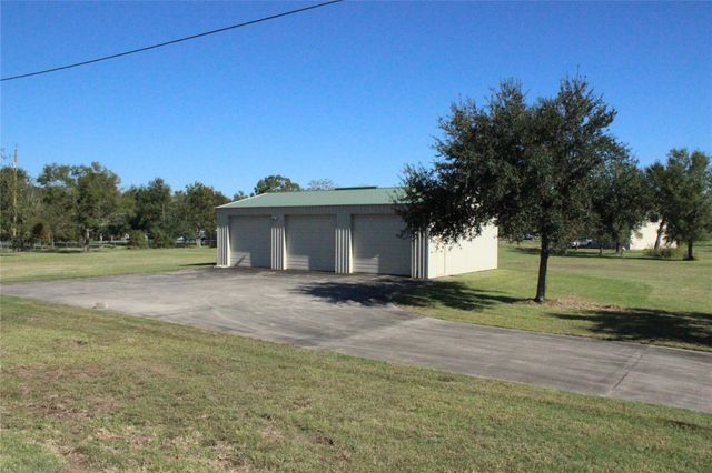 2904 Red Bluff Road, Seabrook, TX 77586