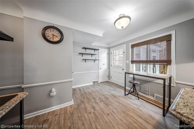 1331 Fairholme Road, Grosse Pointe Woods, MI 48236