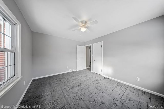 1331 Fairholme Road, Grosse Pointe Woods, MI 48236