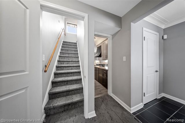 1331 Fairholme Road, Grosse Pointe Woods, MI 48236