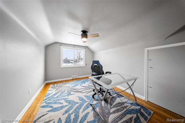 1331 Fairholme Road, Grosse Pointe Woods, MI 48236