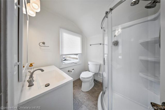 1331 Fairholme Road, Grosse Pointe Woods, MI 48236