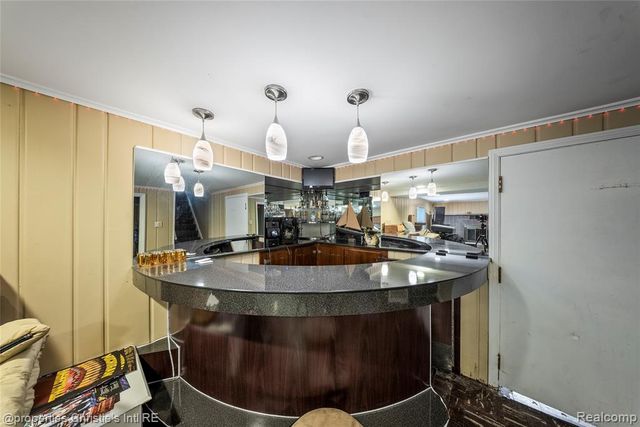 1331 Fairholme Road, Grosse Pointe Woods, MI 48236