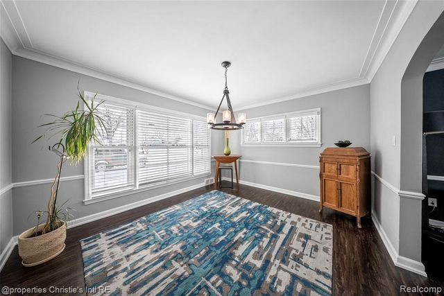 1331 Fairholme Road, Grosse Pointe Woods, MI 48236