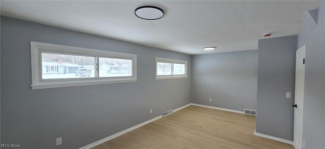 359 Denman Avenue, Cortland, OH 44410