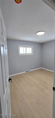 359 Denman Avenue, Cortland, OH 44410