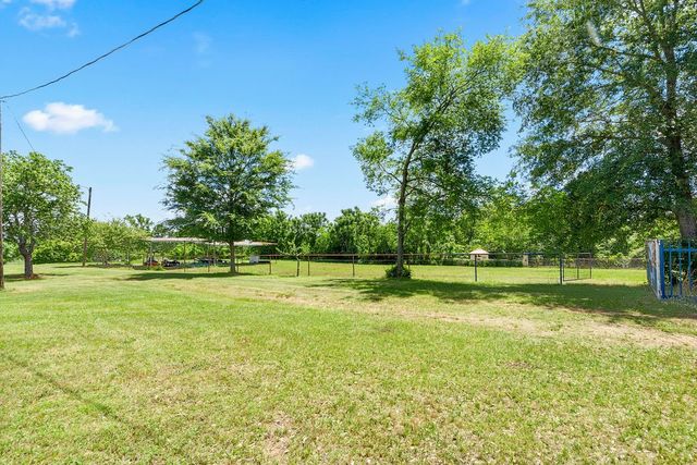 8869 County Road 1617, Avinger, TX 75630