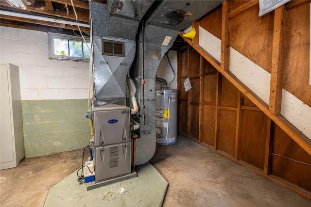 1912 Harlansburg Rd, Hickory Twp, PA 16101