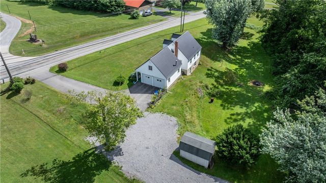 1912 Harlansburg Rd, Hickory Twp, PA 16101