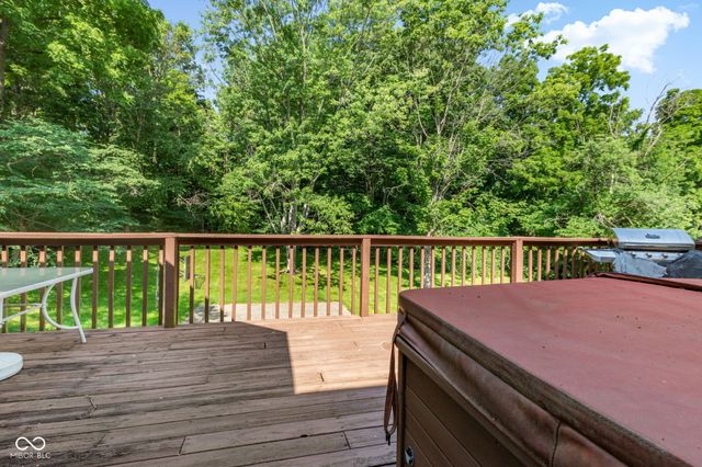 7126 Lakeside Woods Drive, Indianapolis, IN 46278