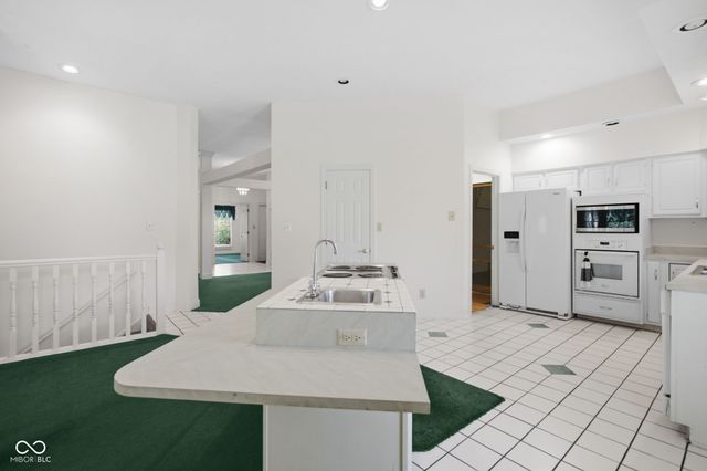 7126 Lakeside Woods Drive, Indianapolis, IN 46278