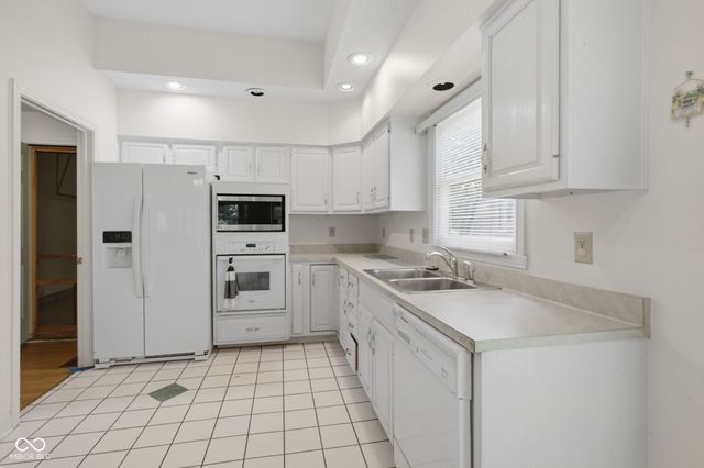 7126 Lakeside Woods Drive, Indianapolis, IN 46278