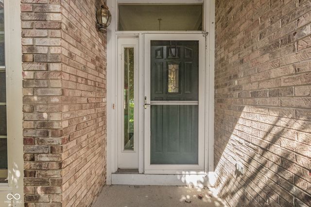 7126 Lakeside Woods Drive, Indianapolis, IN 46278