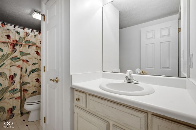 7126 Lakeside Woods Drive, Indianapolis, IN 46278