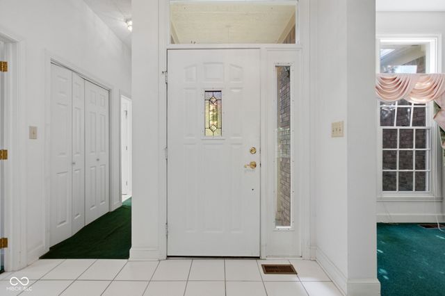 7126 Lakeside Woods Drive, Indianapolis, IN 46278