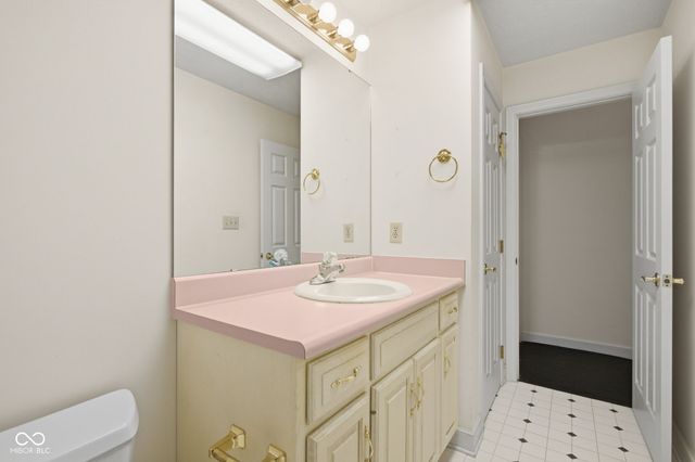 7126 Lakeside Woods Drive, Indianapolis, IN 46278