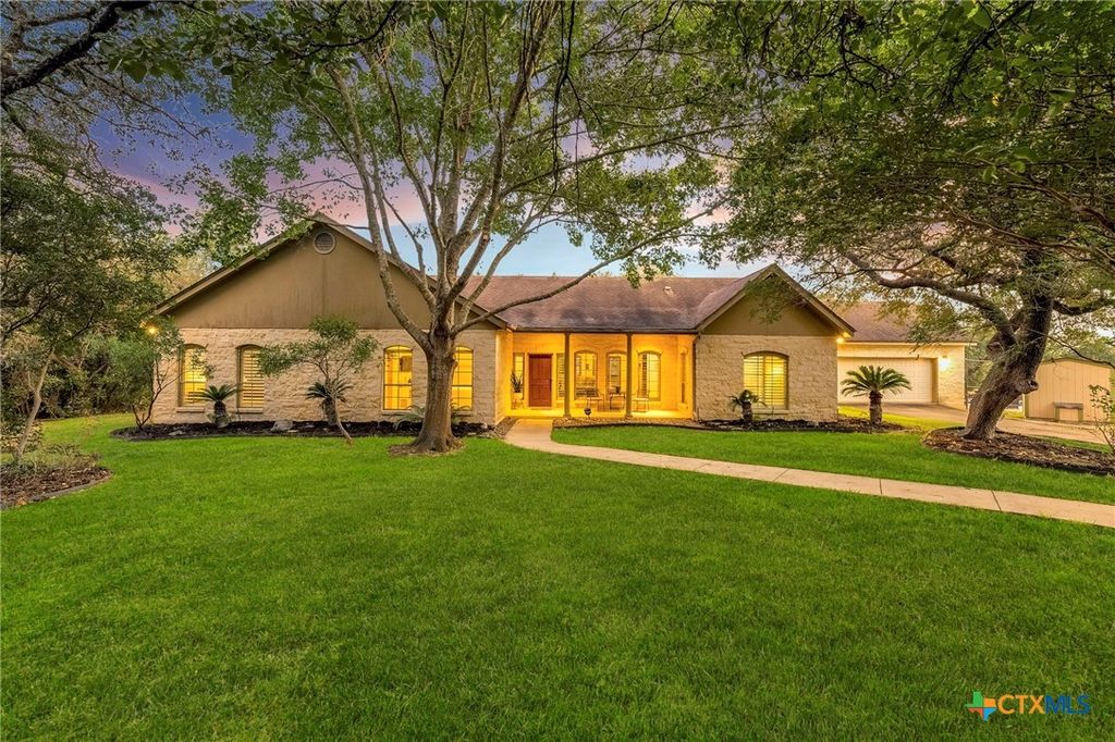 810 Bluff Ridge Court, New Braunfels, TX 78132