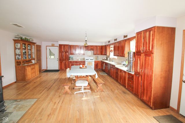 6430 E Private Rd 800 N, North Vernon, IN 47265