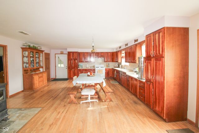 6430 E Private Rd 800 N, North Vernon, IN 47265