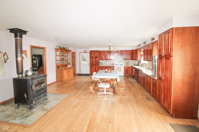 6430 E Private Rd 800 N, North Vernon, IN 47265