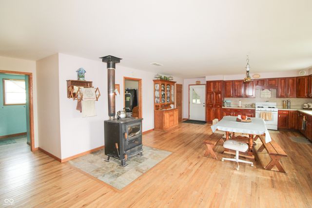 6430 E Private Rd 800 N, North Vernon, IN 47265