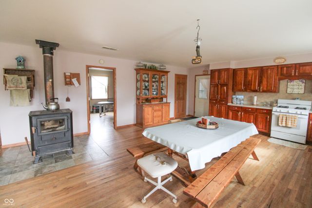 6430 E Private Rd 800 N, North Vernon, IN 47265