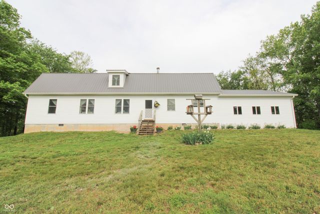 6430 E Private Rd 800 N, North Vernon, IN 47265