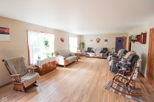 6430 E Private Rd 800 N, North Vernon, IN 47265