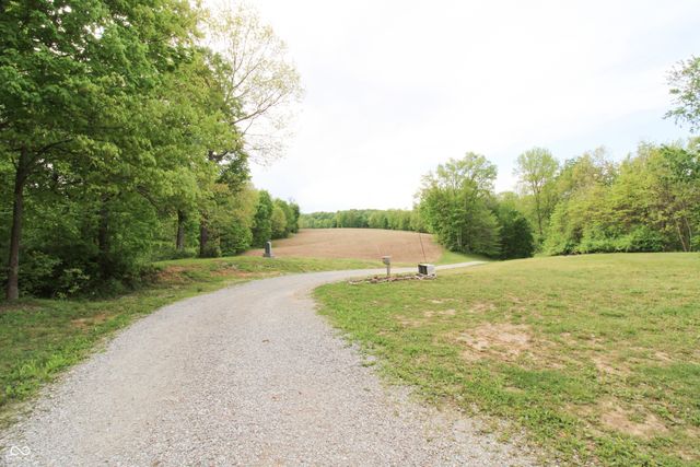 6430 E Private Rd 800 N, North Vernon, IN 47265