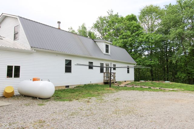 6430 E Private Rd 800 N, North Vernon, IN 47265