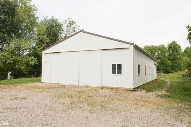 6430 E Private Rd 800 N, North Vernon, IN 47265