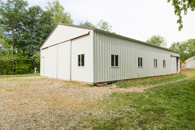 6430 E Private Rd 800 N, North Vernon, IN 47265