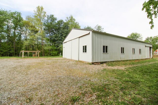 6430 E Private Rd 800 N, North Vernon, IN 47265