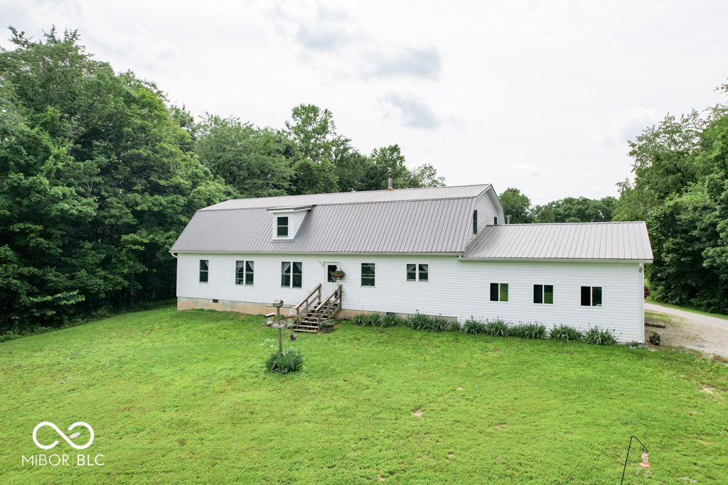 6430 E Private Rd 800 N, North Vernon, IN 47265