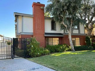 234 S 5th Avenue E, Monrovia, CA 91016