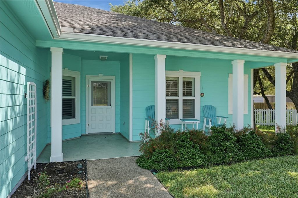 81 Astor Cir, Fulton, TX 78358 — photo 3