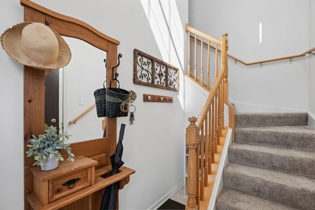 3099 Falling Waters Lane, Lindenhurst, IL 60046