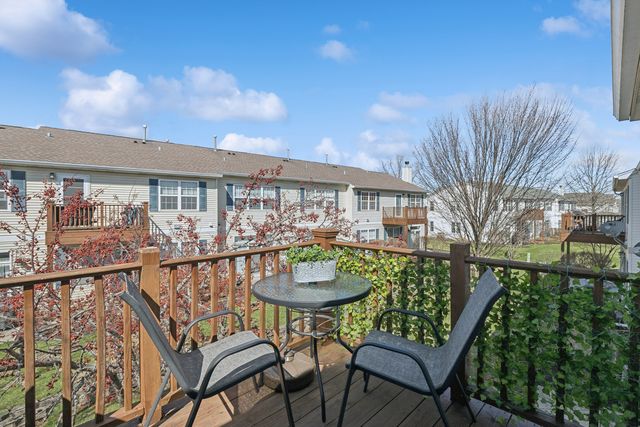 3099 Falling Waters Lane, Lindenhurst, IL 60046
