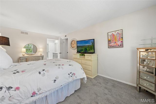 15009 Claymoor Court 10, Chesterfield, MO 63017