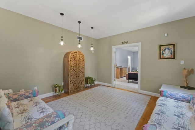 8 Karen Ln, Milford, MA 01757