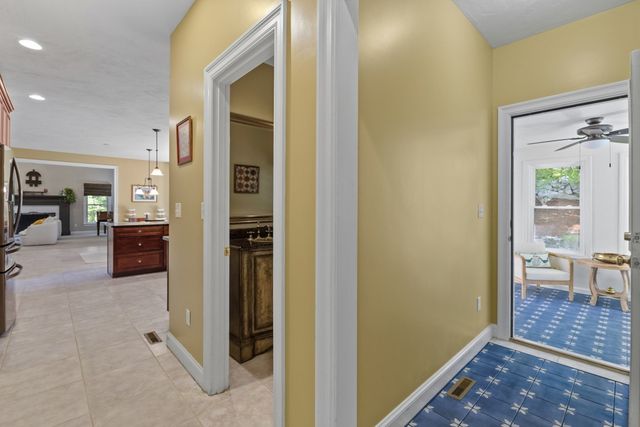 8 Karen Ln, Milford, MA 01757