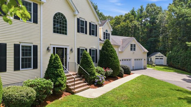 8 Karen Ln, Milford, MA 01757