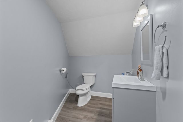 8 Karen Ln, Milford, MA 01757