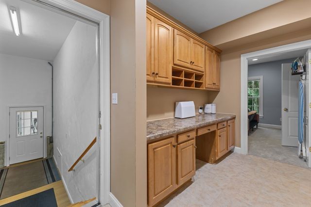 8 Karen Ln, Milford, MA 01757