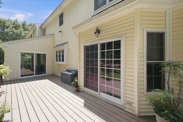 8 Karen Ln, Milford, MA 01757